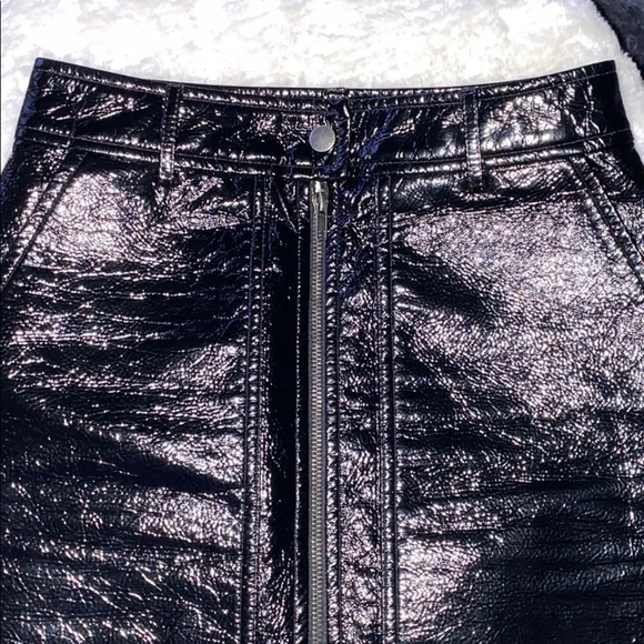 H&M high waisted faux patent leather mini skirt - Picture 11 of 13